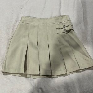 Girls school uniform skirt with built in shorts, beige, size 5, never worn